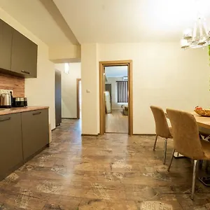 https://crown-life-apartment.sofiahotelsbg.com